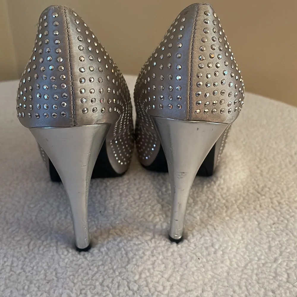 BNWT Rampage Women's Sparkling Silver High Heel Shoes Size 8M - Picture 4 of 4